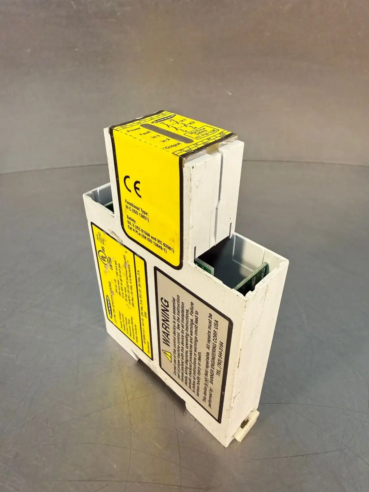 Banner AT-FM-10K Safety Relay Module Supply Voltage 24V Ac/Dc (3.1.2)