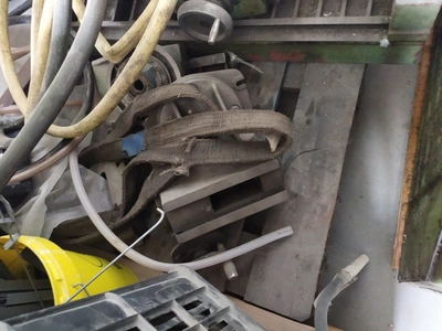 TOS Universal Toolroom Mill, in very good working condition, visible under power