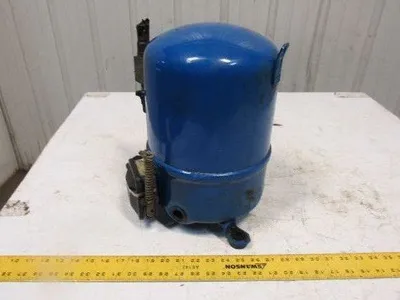Man
Maneurop MTE36JG4D 460V 50/60Hz Refrigerated Reciprocating Compressor