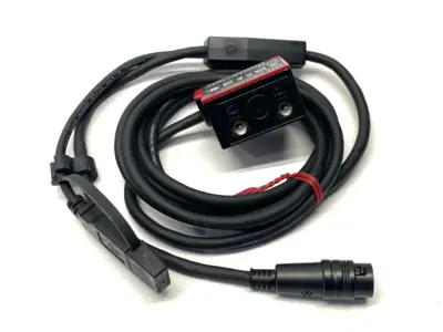USED KEYENCE ULTRA-COMPACT FIXED TYPE CODE READER, MIDDLE RANGE