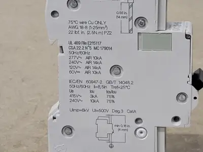 NEW SCHNEIDER ELECTRIC M9F42115