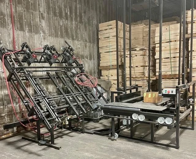 Used RT PALLET EQUIPMENT THIRD MAN Nailers Minnesota US | L & L Sales #930226