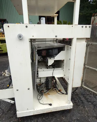 USED UNIVERAL PACKAING SBOM 1218 C