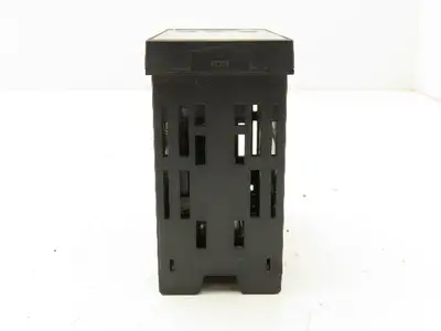 Omron E5EZ-Q3 Digital Temperature Controller 100-240V 2A