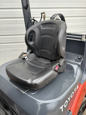 USED 2017 TOYOTA 8FGCU25