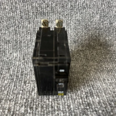 Used Square D Q0B220 Circuit Breakers California US | Davliegogo LLC #1729087