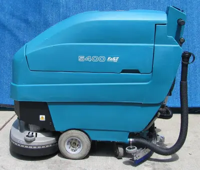 USED TENNANT M5400