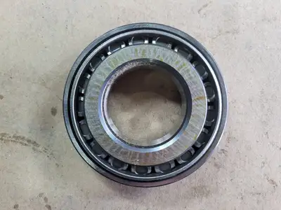NEW SKF 30207 J2/Q