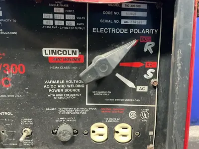 Used LINCOLN ELECTRIC IDEALARC TIG 300/300 AC/DC Welding Machinery (Other) Ohio US | HGR 24 #1404390