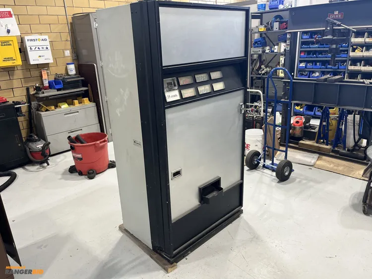 Used DIXIE - NARCO DN-360/210-6 SODA MACHINE / POP MACHINE Vending Machines Michigan US | Miedema Asset Management Group #1180505