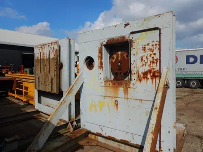 USED ZM MANIPULATORS 10 + 10 TON
