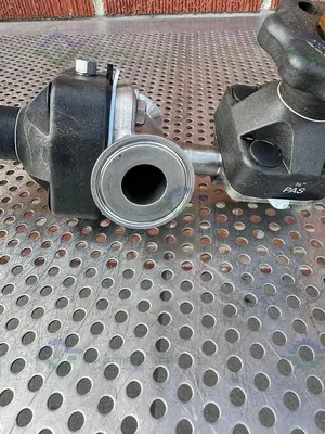 USED 2- ITT PURE FLO RA25MAX DIAPHRAGM VALVE W/ 1" TO 3/4" SANITARY FITTING