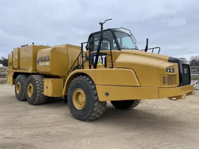 Used 2015 CATERPILLAR 745C Fuel & Lube Trucks Texas US | Uriquip #1421224