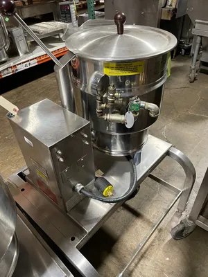 Used Groen TDB/7-20 Commercial 20 QT Steam Jacketed Kettle, 480V, 3 Phase