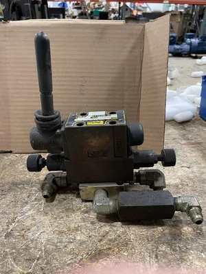 Parker D1VL1DN-72 Hydraulic Control Valve w/ FM2DDKN-50 500/5000PSI