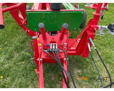 Used FARM KING _UNKNOWN_ Stretch Wrappers Iowa US | Keast Enterprises #1360254