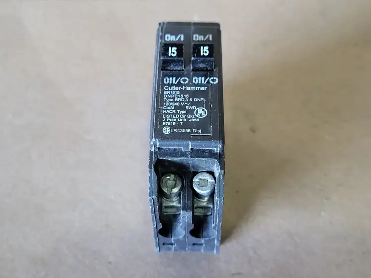 Used EATON CUTLER-HAMMER DNPL1515 Switchgears British Columbia CA | Lenmark #238910