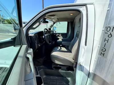 Used 2021 GMC SAVANA CUTAWAY Box trucks Florida US | Truck and Van Outlet #1509173
