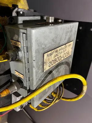 Used 2010 FANUC R-2000IB/165F + R-30IA Robots Michigan US | iGAM Industrial Marketplace #1420637