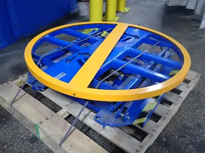 Global Industrial 44” Spring-actuated Pallet Positioner