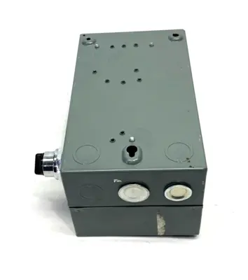 USED EATON CUTLER-HAMMER MANUAL NEMA DISCONNECT STARTER UNIT BG SERIES
