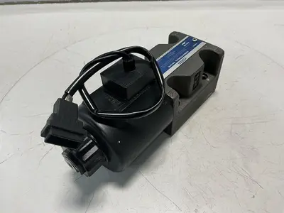 USED YUKEN DSG-03-2B2-D24-50210
