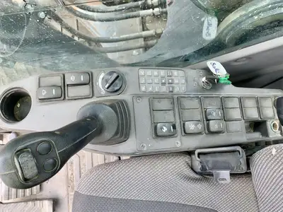 Used 2014 VOLVO EC220DL Crawler Excavators | Abele Tractor #1342873