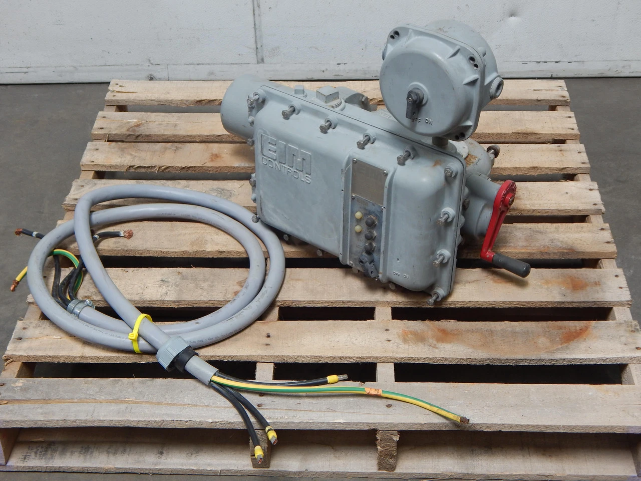 Used EIM CONTROLS _UNKNOWN_ Valves/Fittings | OCO Industrial #1631109