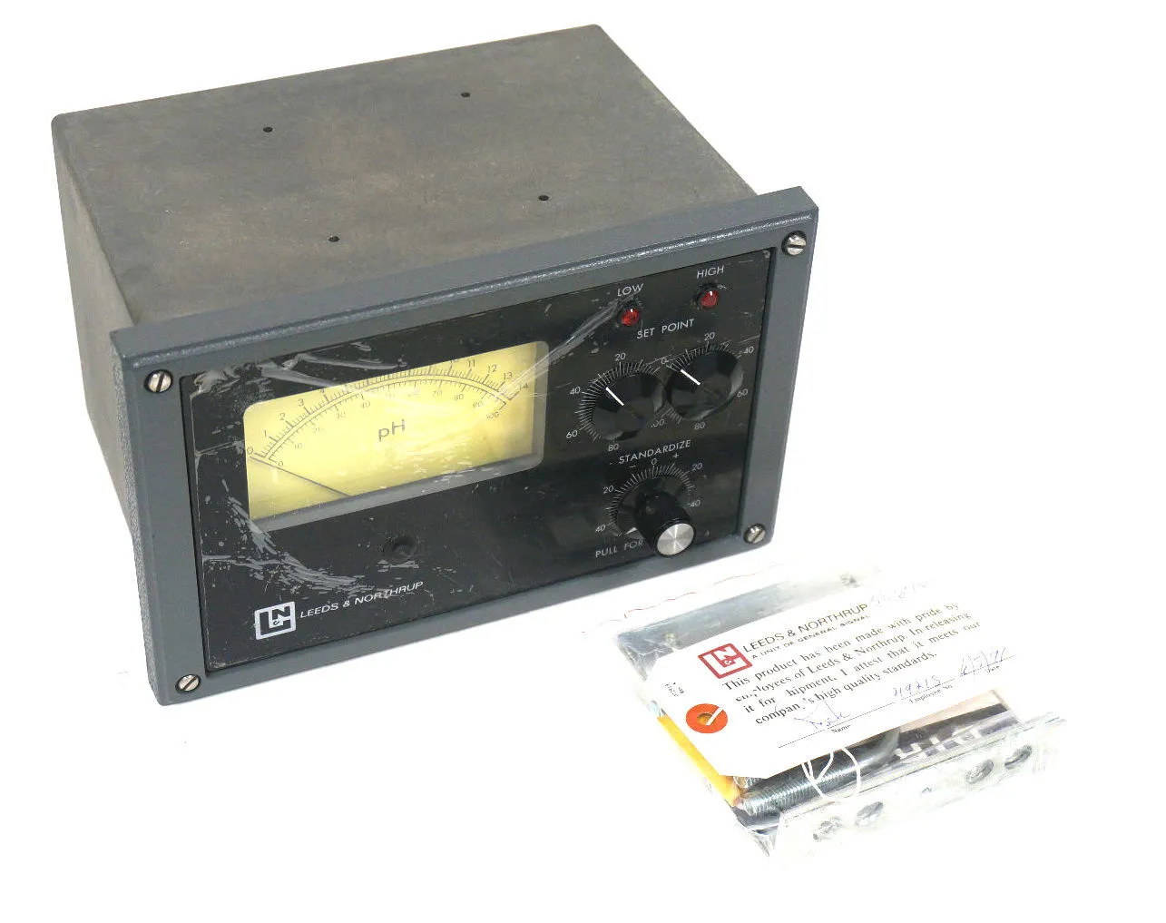 NEW LEEDS & NORTHRUP 7075-3-147-120-202-000 PH ANALYZER 70753147120202000