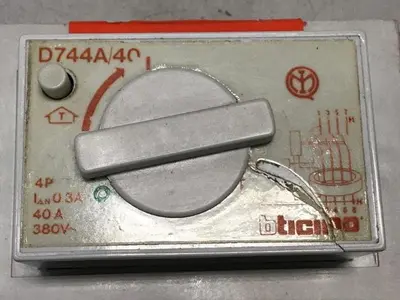 USED BTICINO D744A/40
