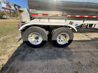 Used 2009 WALKER MILK TANKER TRAILER Liquid Supply Trailers Michigan US | Miedema Asset Management Group #1709522