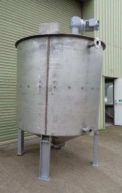 3,000L S/S JKTD Vertical  Enclosed Mixing Tank 2.2 kW