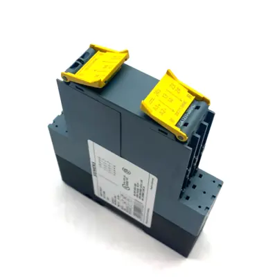 USED SIEMENS SIRIUS SAFETY RELAY, OUTPUT EXP.