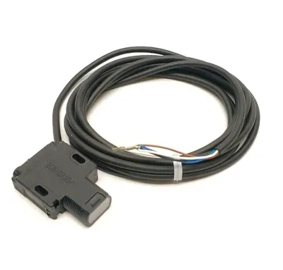 PZ-G61B | Keyence  Threaded Mount Retro-Reflective Photoelectric Sensor 2m Cable - New