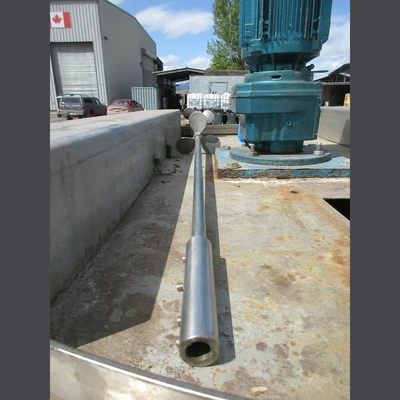 500 Gallon Stainless Steel Tank With 5HP Mixer