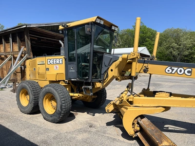 USED 2004 JOHN DEERE 670C SERIES 2