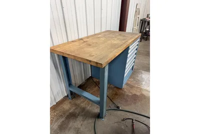 Used _UNKNOWN_ _UNKNOWN_ Work Benches Utah US | KD Auctions #1553839