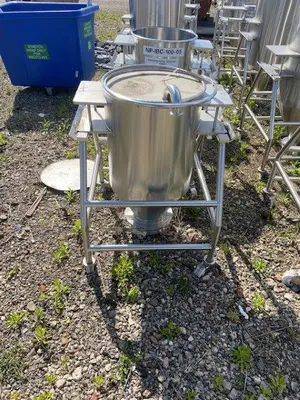 _UNKNOWN_ 25 Gallon Tank S/S - 0 to 999 Gal. (H=height, L=length) | Perry Equipment (4)