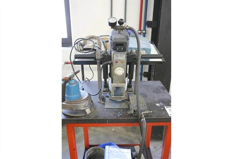 USED FUTURE CONTROLS MS-101 INJECTION MOLD-TESTING DEVICE