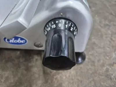 USED GLOBE G12