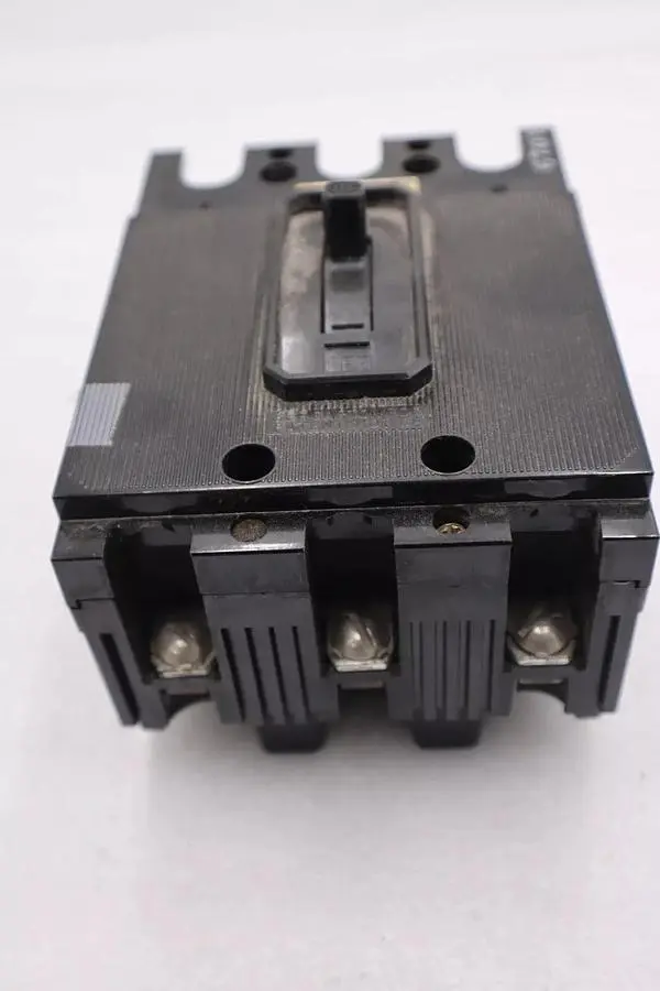 ITE  EE3-B020  3 POLE  20 AMP  240VAC  TYPE EE3  Circuit Breaker STOCK B-622