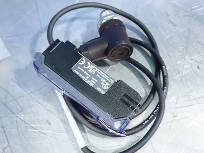 New | in-Stock KEYENCE FSV31 Photoelectric Sensors Ohio US | HGR 24 #1085036