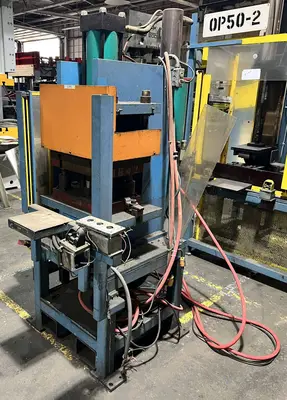 5 Ton Custom Press • Used Custom AT 30 100 Press