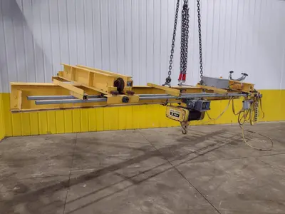 3 TON X 17’ F&G / LOAD LIFTER UNDER-SLUNG POWERED CRANE: STOCK #22971