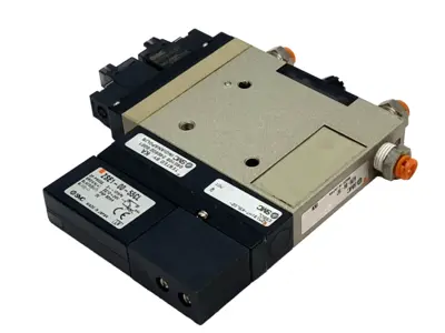 Used SMC Vacuum Ejector w/ ZSE1‑00‑55CL Pressure Switch PLC Processors Michigan US | Maverick Industrial Sales #1394264