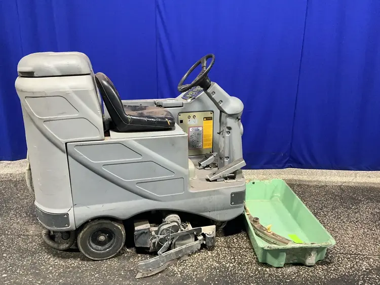 Used NILFISK ADVANCE ADGRESSOR 3220C Material Handling (misc) Ohio US | HGR 24 #1404996