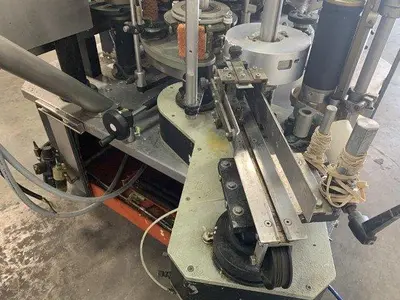 C&G Front & Back Bottle Labeller