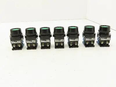 Fuji Electric Green Illuminated Push Button 30mm 600V 10A 30v Bulb Lot of 7
