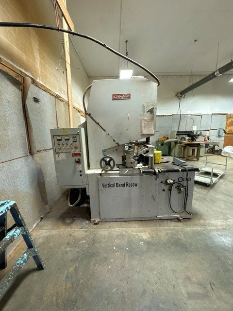 Used _UNKNOWN_ _UNKNOWN_ Woodworking Horizontal Band Resaws British Columbia CA | Coast Machinery Group #875416