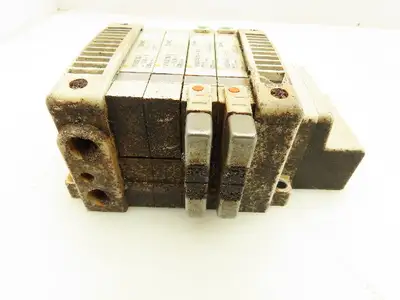 SMC VVQ2000-10A-1 VQ2401-51 Pneumatic Solenoid Valve 4-Station Manifold Block